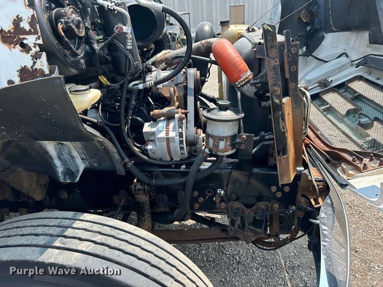 image for item EG0881 2006 Ford F650 Super Duty  box truck