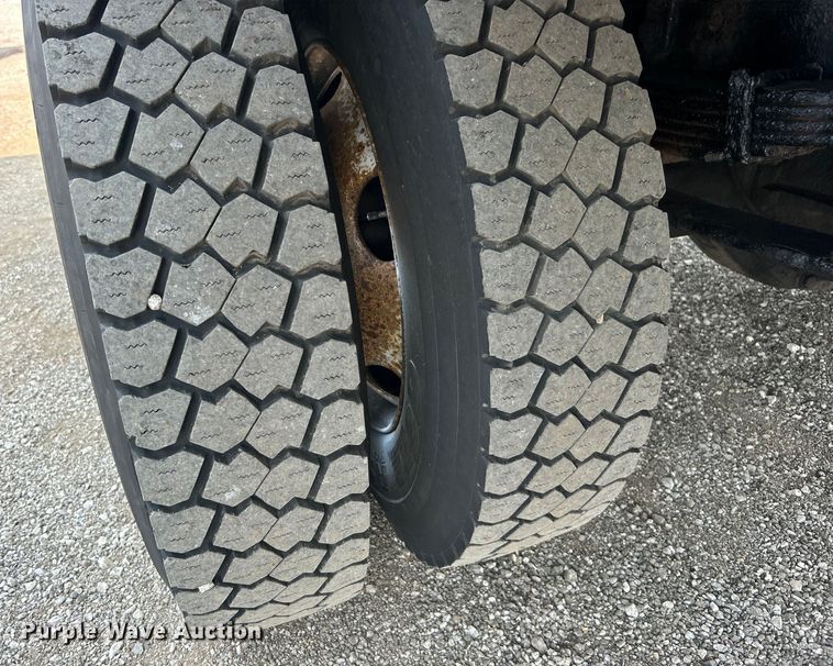 image for item EG0881 2006 Ford F650 Super Duty  box truck