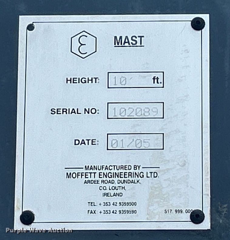 image for item EG0887 2005 Moffett  M5500 forklift