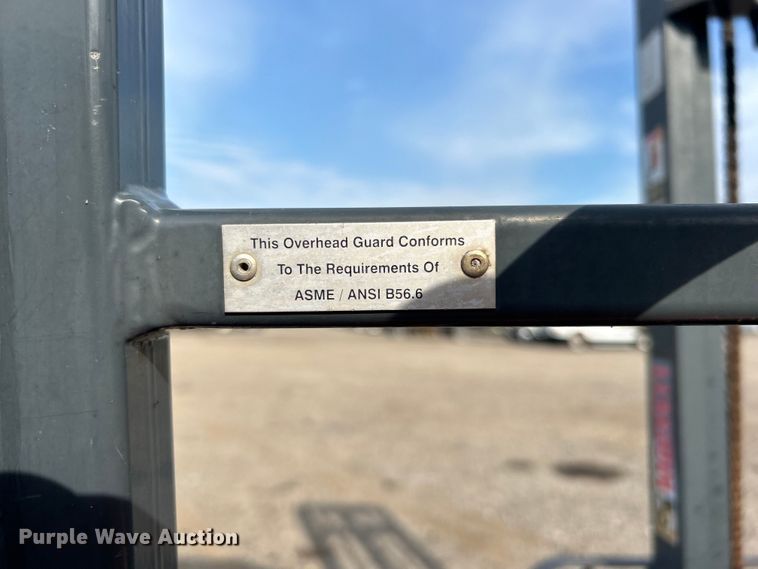 image for item EG0887 2005 Moffett  M5500 forklift