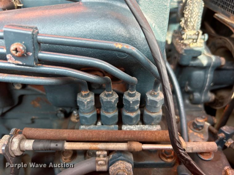 image for item EG0887 2005 Moffett  M5500 forklift