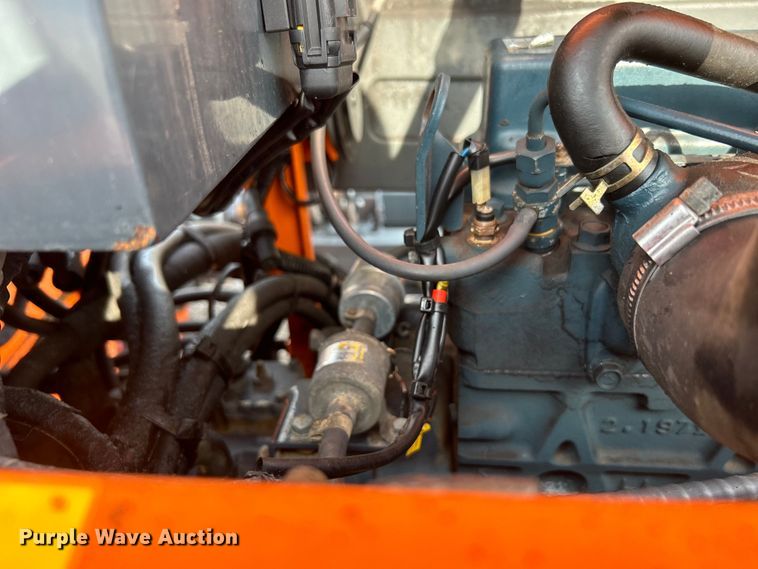 image for item EG0887 2005 Moffett  M5500 forklift