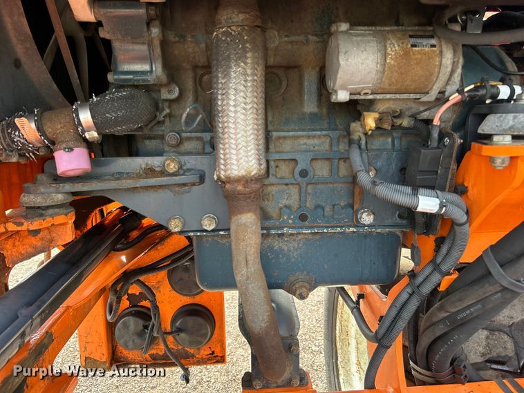 image for item EG0887 2005 Moffett  M5500 forklift