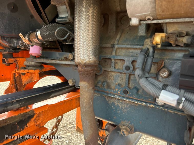 image for item EG0887 2005 Moffett  M5500 forklift