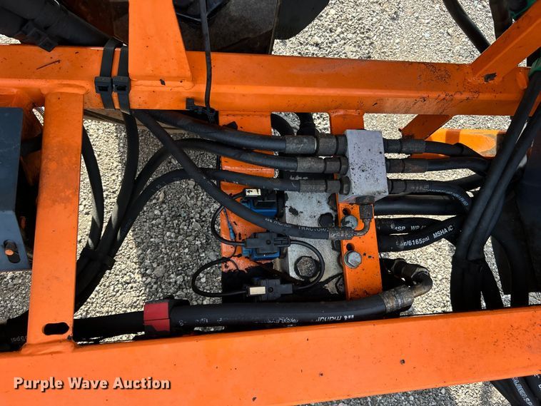 image for item EG0887 2005 Moffett  M5500 forklift