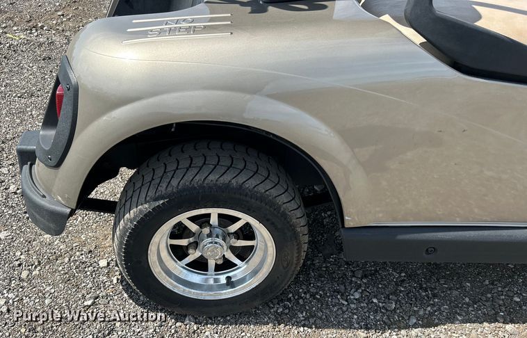 image for item EG0894 2013 EZ-Go RXV golf cart