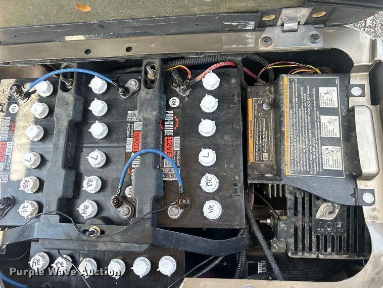 image for item EG0898 2013 EZ-Go RXV golf cart