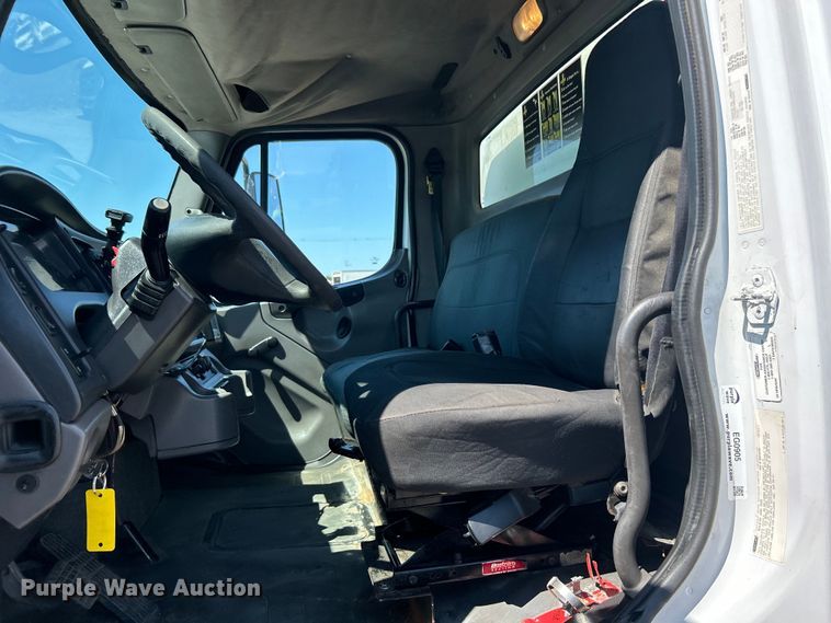 image for item EG0905 2010 Freightliner  Business Class M2 box truck