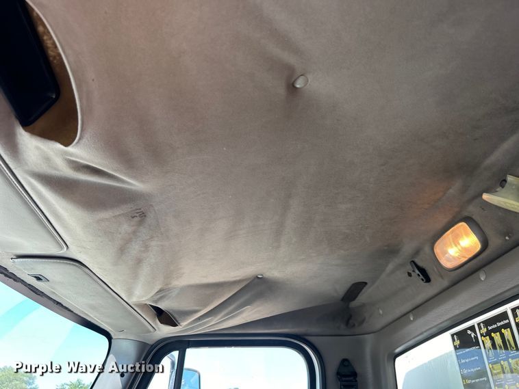 image for item EG0905 2010 Freightliner  Business Class M2 box truck