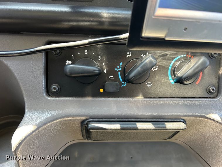 image for item EG0905 2010 Freightliner  Business Class M2 box truck