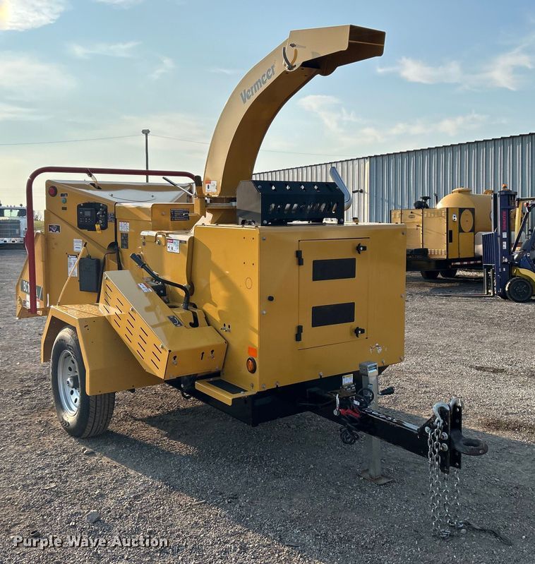 image for item EG0906 2023 Vermeer  BC1000XL wood chipper
