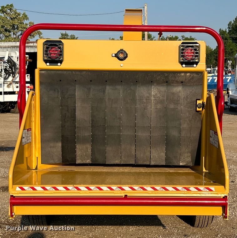 image for item EG0906 2023 Vermeer  BC1000XL wood chipper