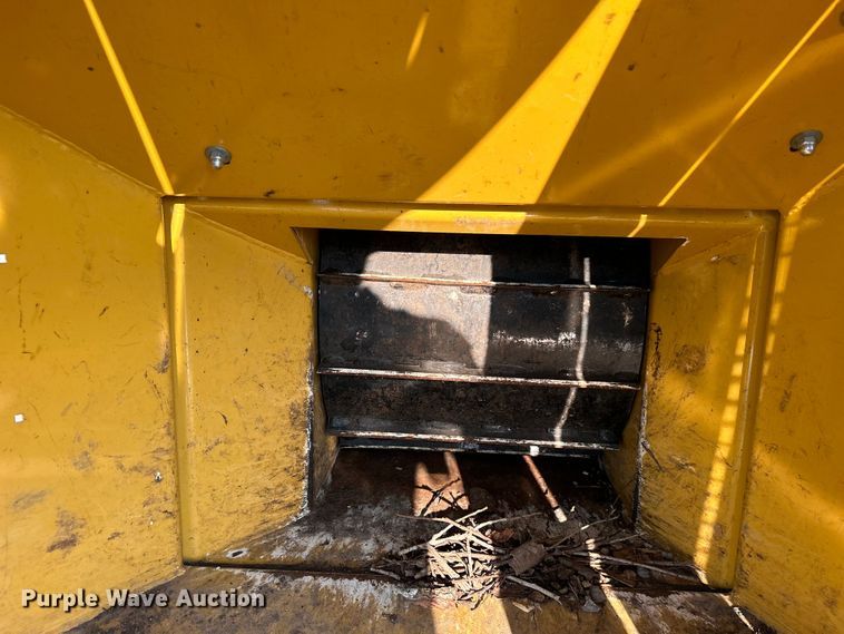 image for item EG0906 2023 Vermeer  BC1000XL wood chipper