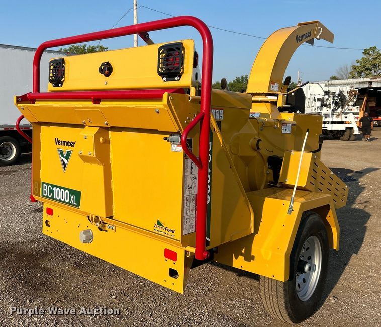 image for item EG0906 2023 Vermeer  BC1000XL wood chipper
