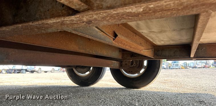 image for item EG0908 2015 United Trailers, Inc. UXT-8 enclosed cargo trailer