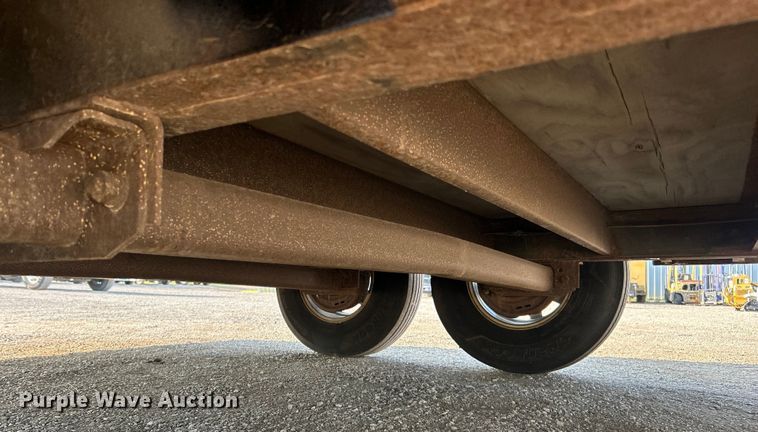 image for item EG0908 2015 United Trailers, Inc. UXT-8 enclosed cargo trailer