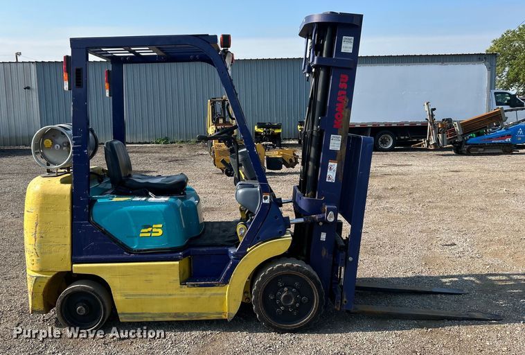 image for item EG0911 1999 Komatsu  FG25STLP-12 forklift
