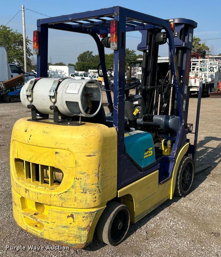 image for item EG0911 1999 Komatsu  FG25STLP-12 forklift