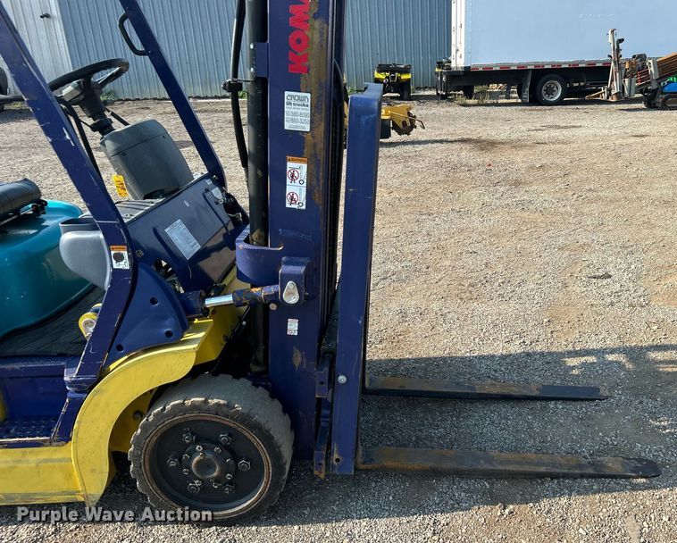 image for item EG0911 1999 Komatsu  FG25STLP-12 forklift