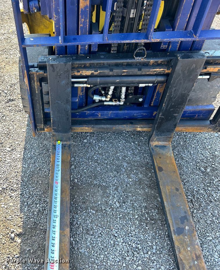 image for item EG0911 1999 Komatsu  FG25STLP-12 forklift