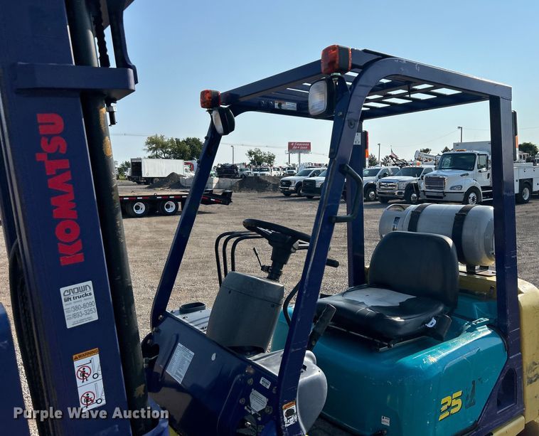 image for item EG0911 1999 Komatsu  FG25STLP-12 forklift