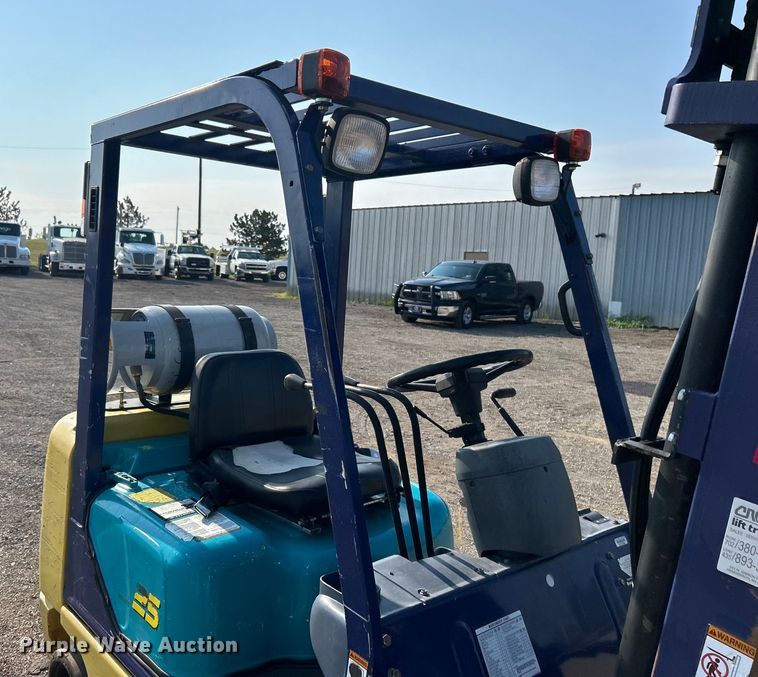 image for item EG0911 1999 Komatsu  FG25STLP-12 forklift