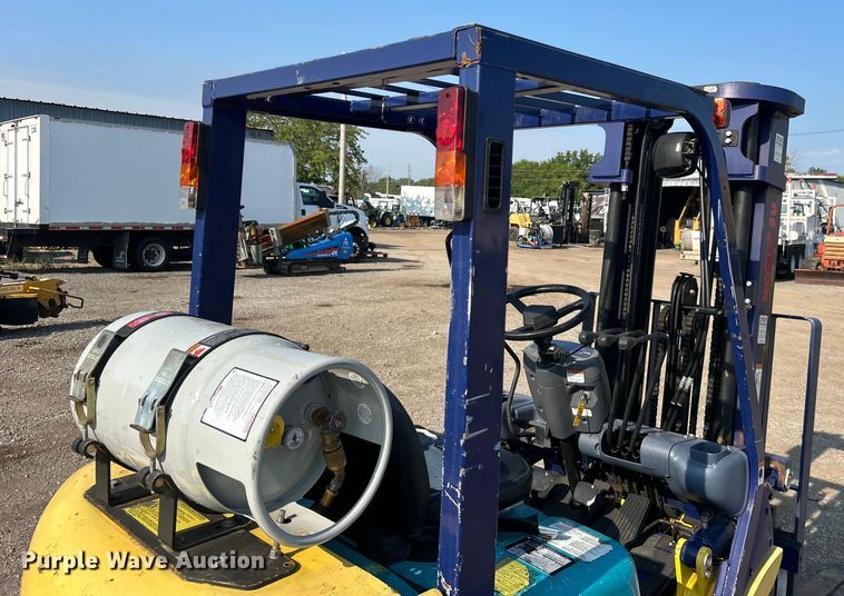 image for item EG0911 1999 Komatsu  FG25STLP-12 forklift