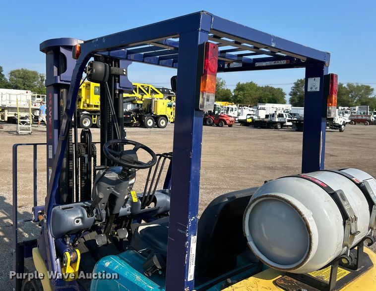 image for item EG0911 1999 Komatsu  FG25STLP-12 forklift