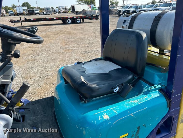 image for item EG0911 1999 Komatsu  FG25STLP-12 forklift