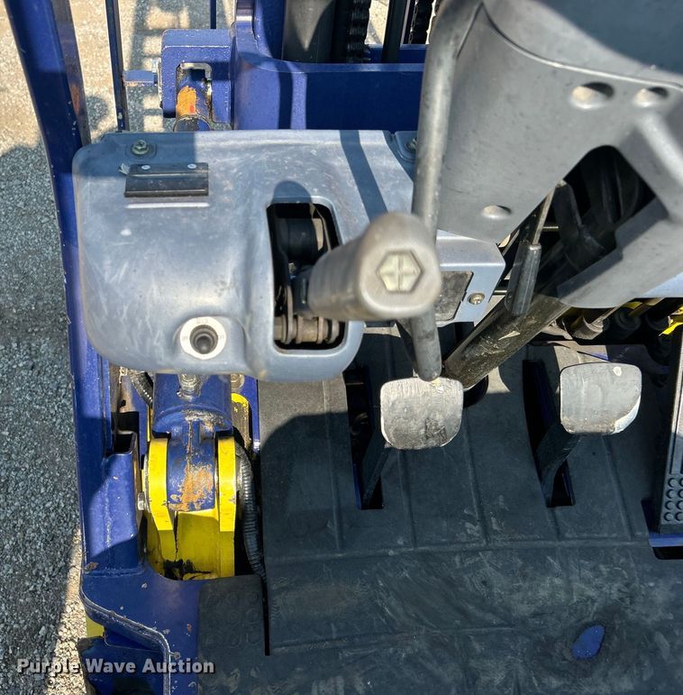 image for item EG0911 1999 Komatsu  FG25STLP-12 forklift