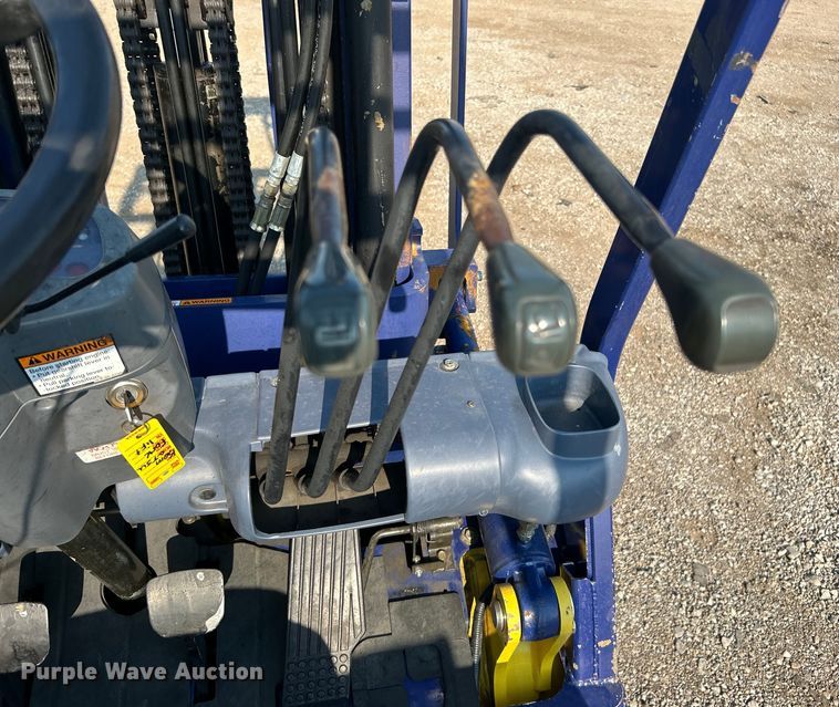 image for item EG0911 1999 Komatsu  FG25STLP-12 forklift