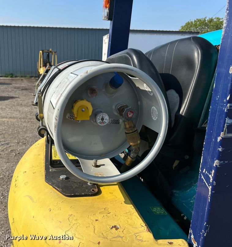 image for item EG0911 1999 Komatsu  FG25STLP-12 forklift