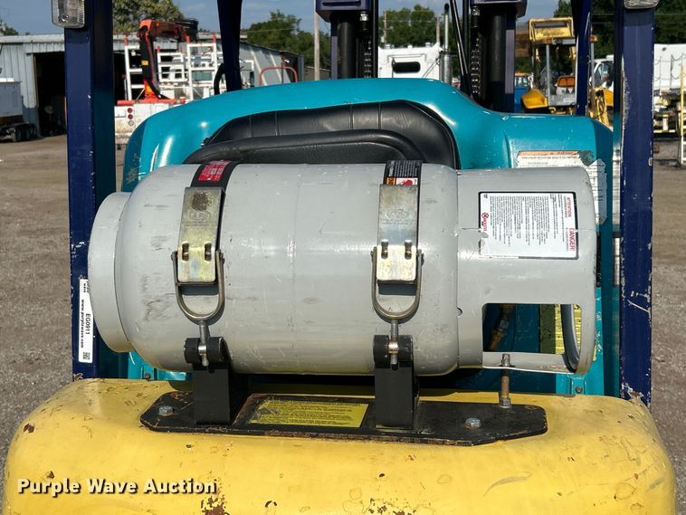 image for item EG0911 1999 Komatsu  FG25STLP-12 forklift