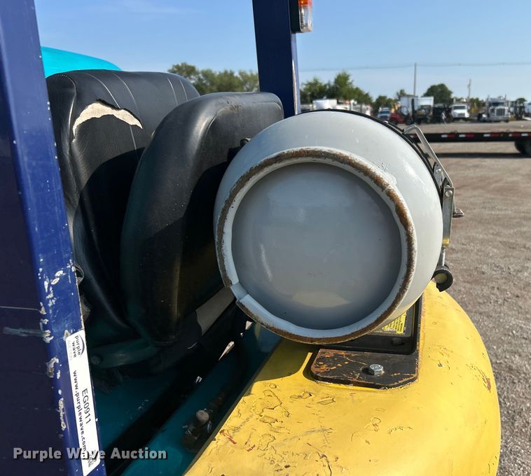 image for item EG0911 1999 Komatsu  FG25STLP-12 forklift