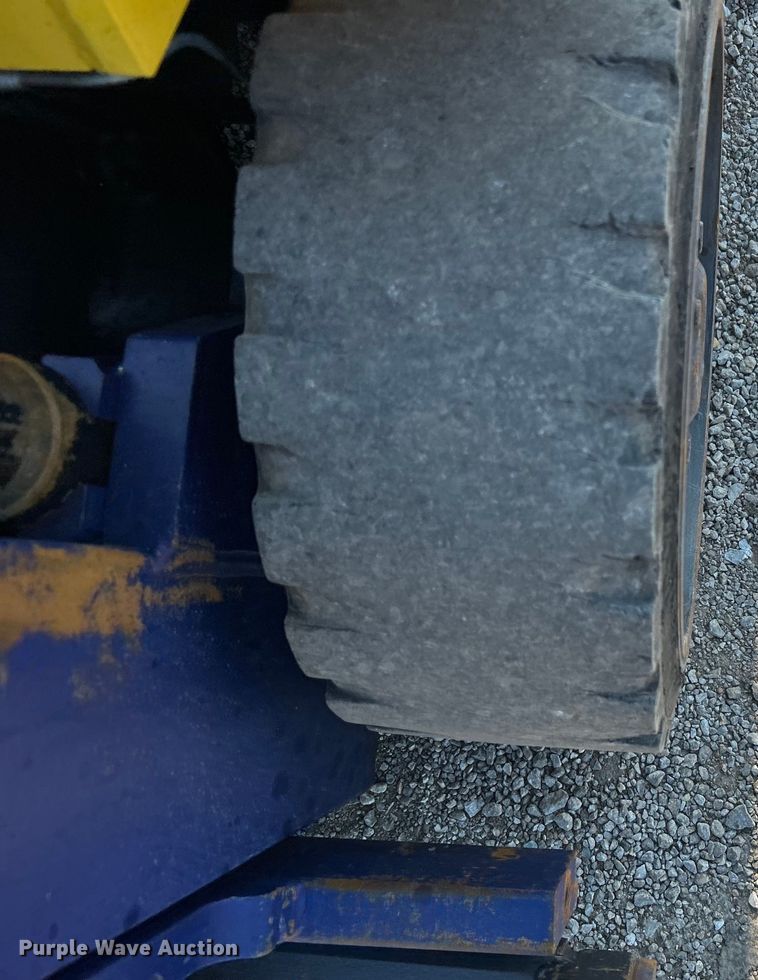 image for item EG0911 1999 Komatsu  FG25STLP-12 forklift