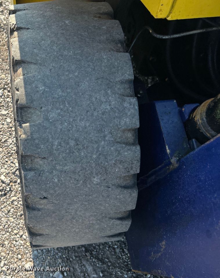 image for item EG0911 1999 Komatsu  FG25STLP-12 forklift