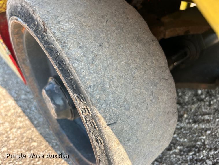 image for item EG0911 1999 Komatsu  FG25STLP-12 forklift