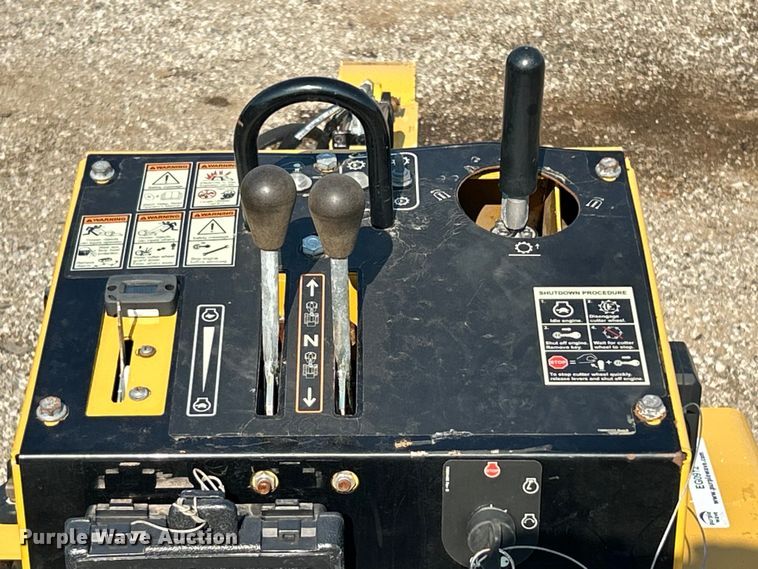 image for item EG0912 2018 Vermeer SC30TX stump grinder