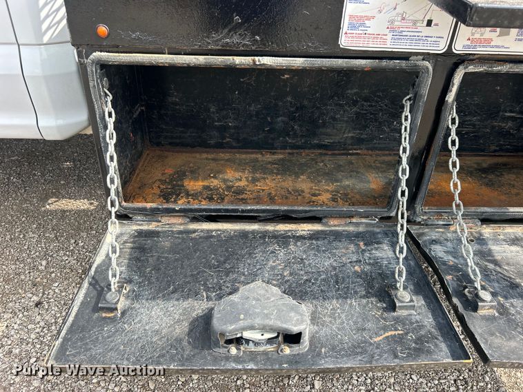 image for item EG0916 2019 Ford F550 Super Duty XL winch truck