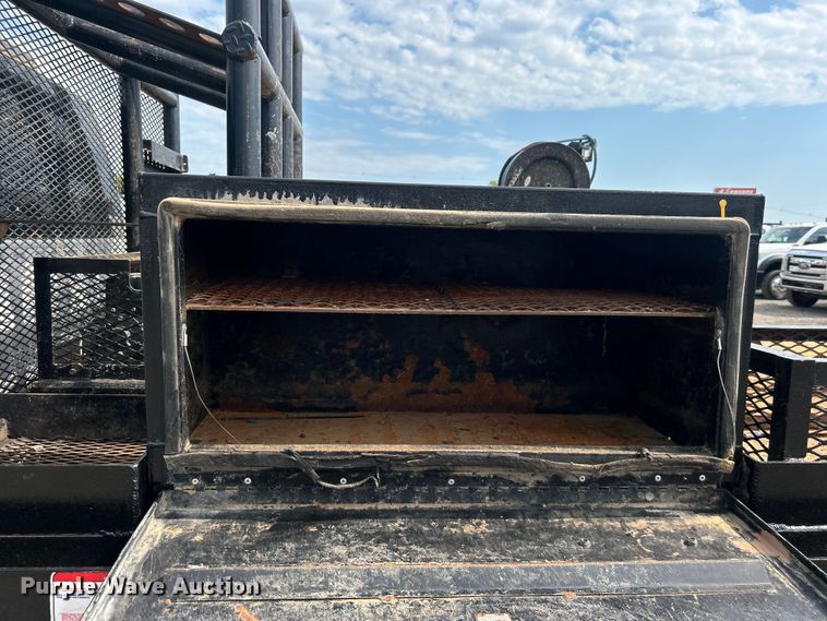 image for item EG0916 2019 Ford F550 Super Duty XL winch truck