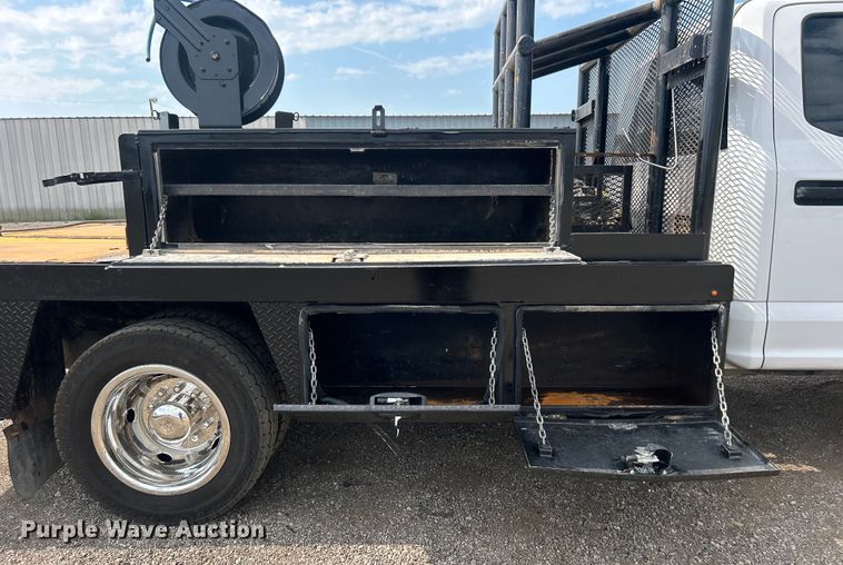 image for item EG0916 2019 Ford F550 Super Duty XL winch truck