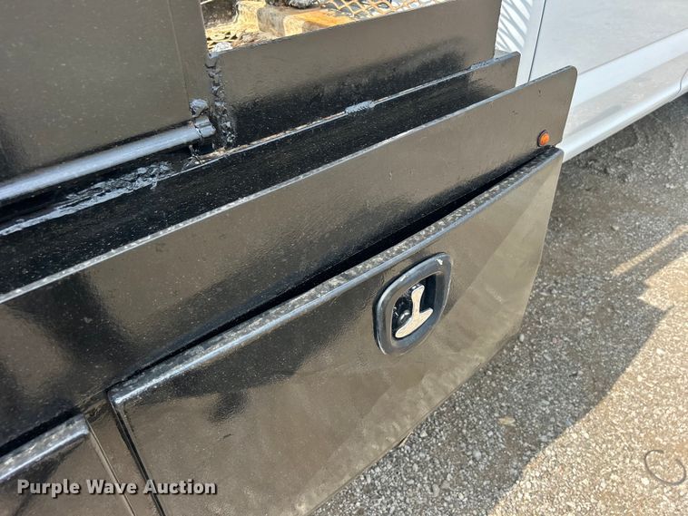 image for item EG0916 2019 Ford F550 Super Duty XL winch truck