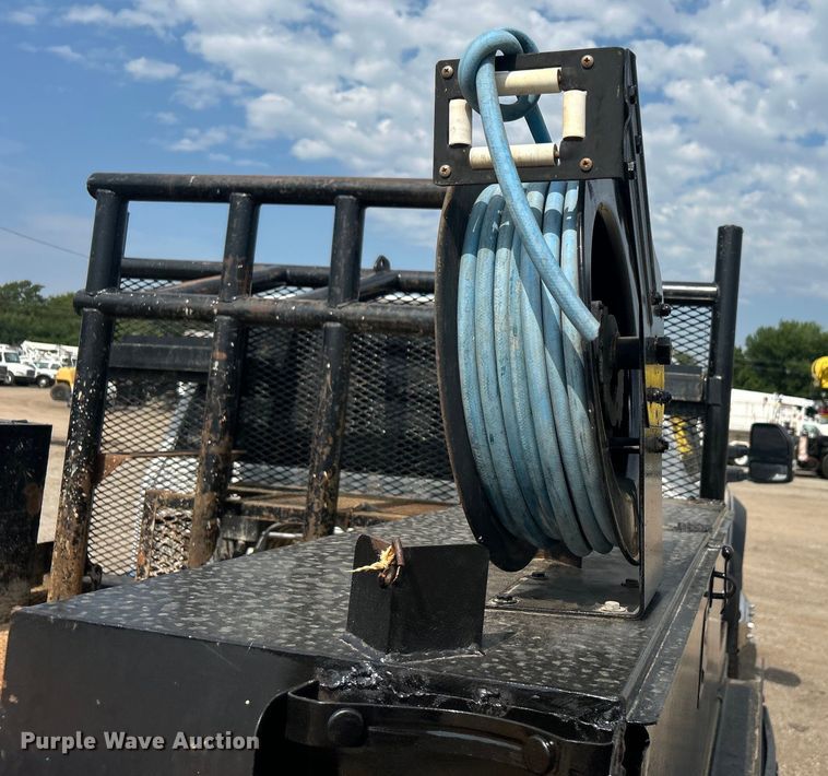 image for item EG0916 2019 Ford F550 Super Duty XL winch truck