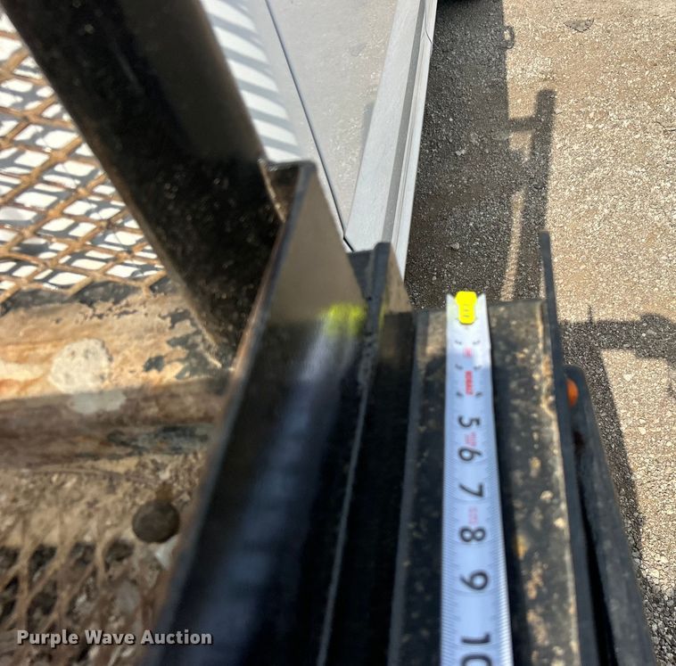 image for item EG0916 2019 Ford F550 Super Duty XL winch truck