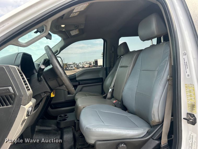 image for item EG0916 2019 Ford F550 Super Duty XL winch truck