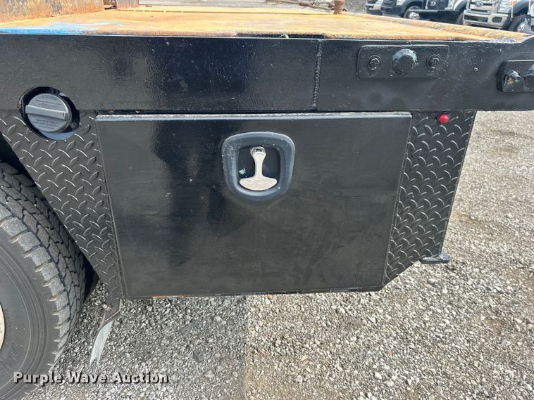 image for item EG0916 2019 Ford F550 Super Duty XL winch truck