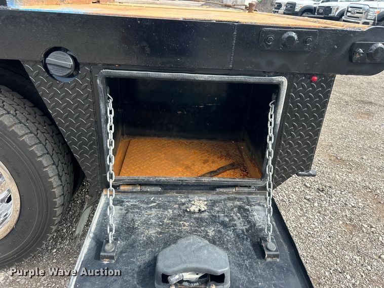 image for item EG0916 2019 Ford F550 Super Duty XL winch truck