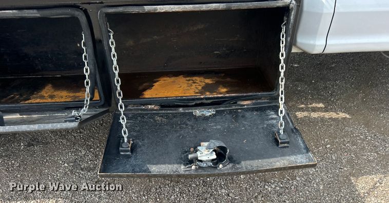 image for item EG0916 2019 Ford F550 Super Duty XL winch truck