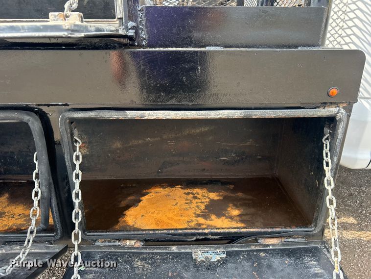 image for item EG0916 2019 Ford F550 Super Duty XL winch truck