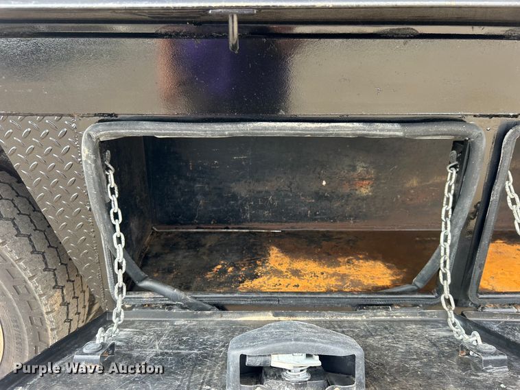 image for item EG0916 2019 Ford F550 Super Duty XL winch truck